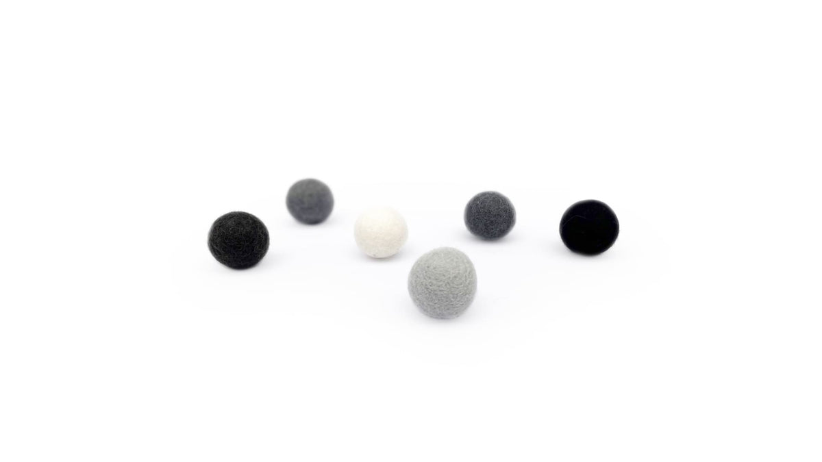 SHADES OF GREY Viltballen voor katten Set van 6