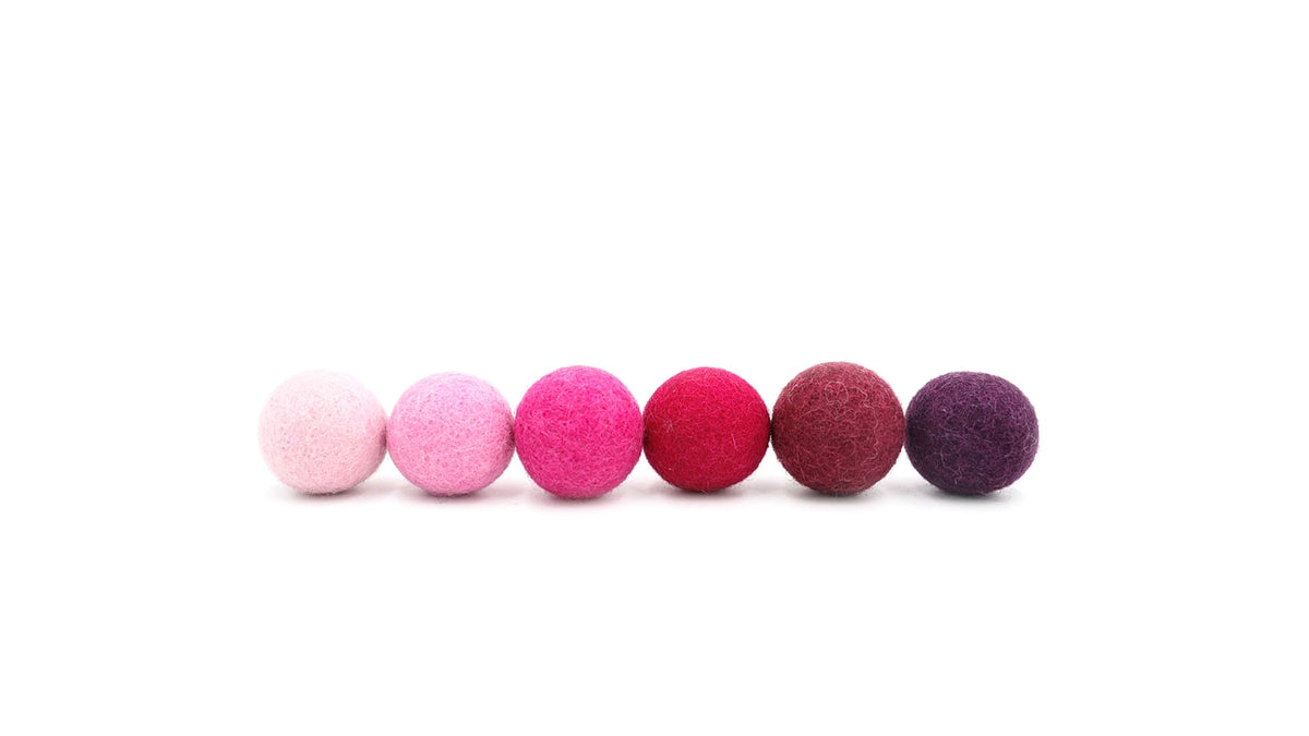 MAGIC MAGENTA Filzbälle
