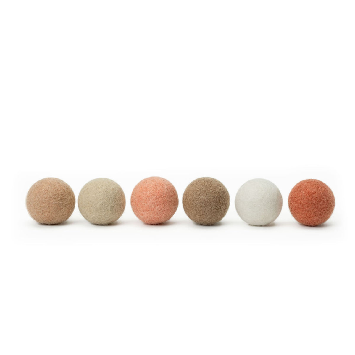 Palline di feltro PEACH FUZZ in sei tonalità pastello naturali