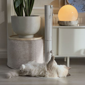lucybalu katzen kratz stamm kratzsaeule weiß