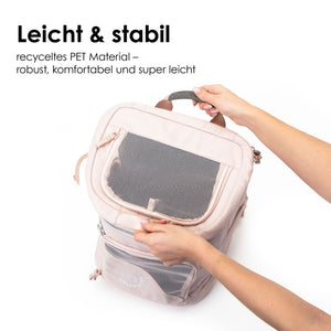 Hände öffnen Belüftungsfenster des rosa HOP-ON Katzenrucksacks Hello Kitty Edition aus recyceltem PET Material